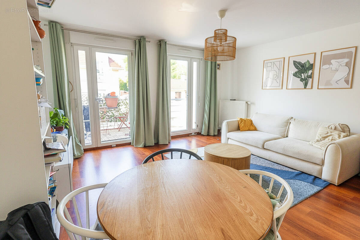 Appartement à MENNECY