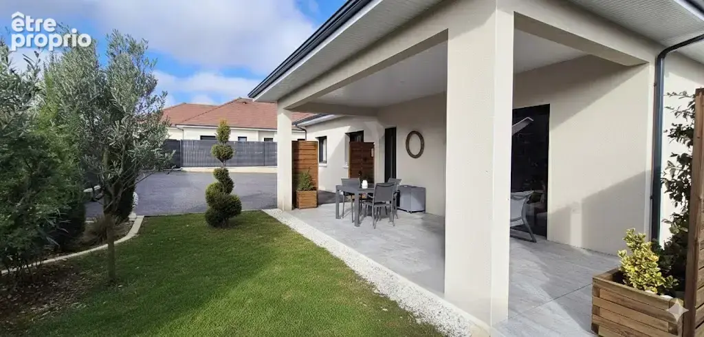 Maison plain-pied 2022 de 108 m2   Prestations haut de gamme   DPE A   Garage isolé   Terrain clos 593 m2 - photo 2