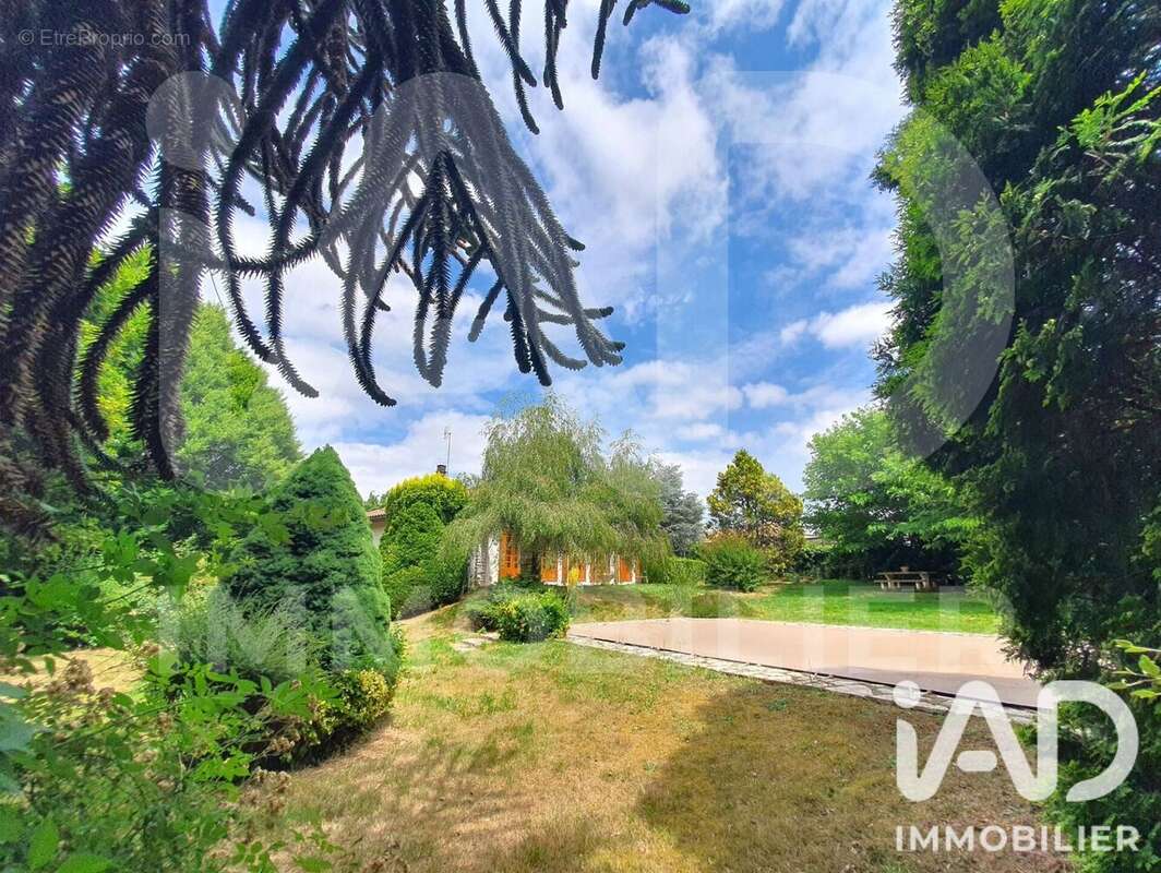 Maison 111 m² à Chasseneuil-Sur-Bonnieure  - photo 2