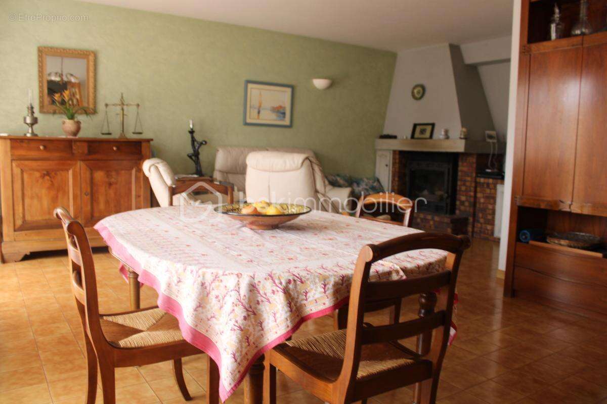 Maison à LES MEES