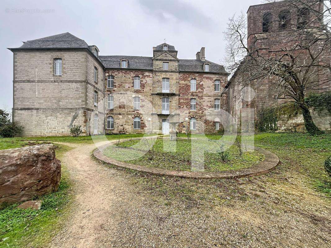 Appartement à COSNAC