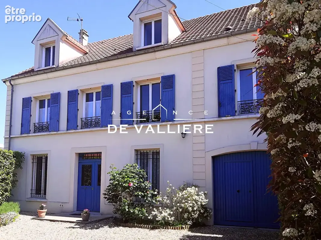 Maison 10 pièces 300 m² · à Nanterre · 300 m² · 1 490 000 €