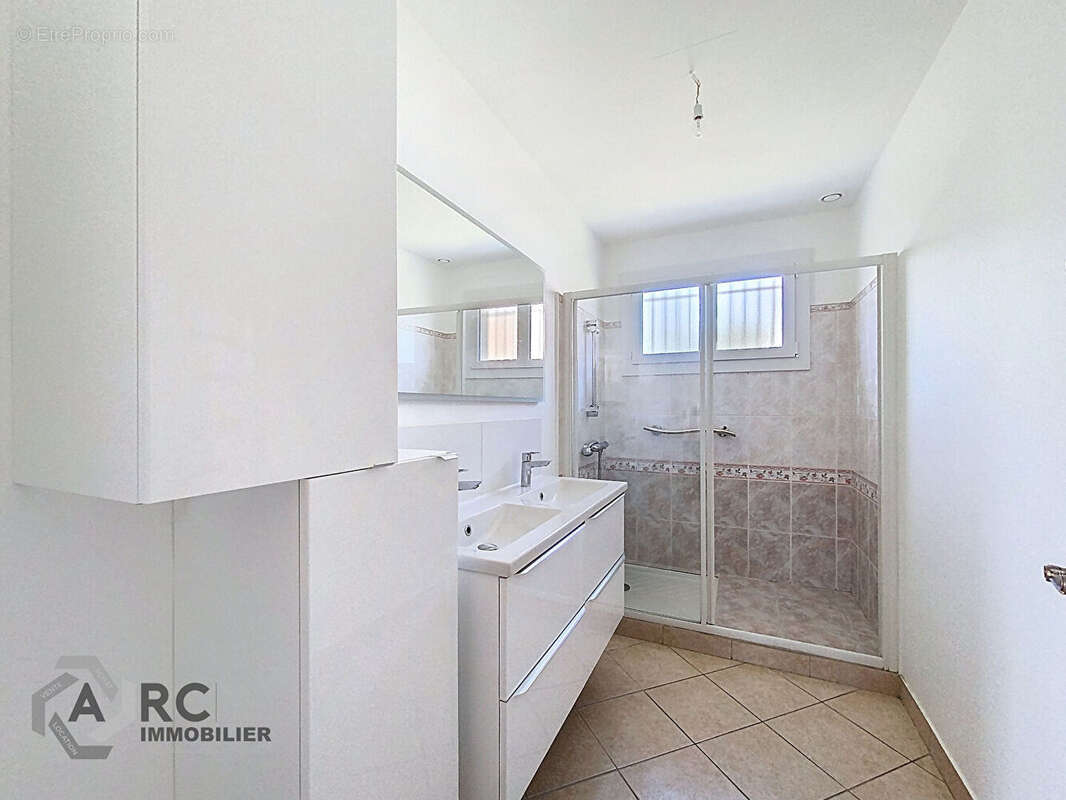 Maison Saint Jean De La Ruelle 4 pièces  114m² - photo 4