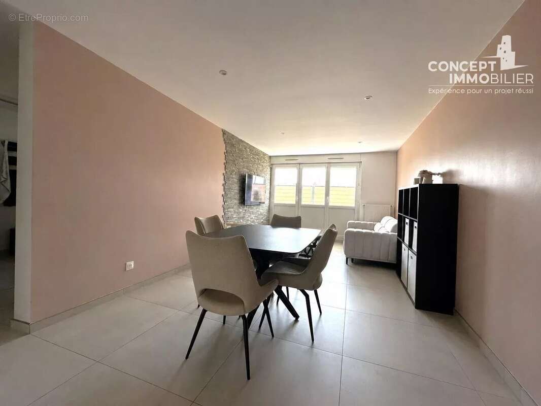 FLORANGE – Appartement F3 avec terrasse, parking privatif et cave - photo 3