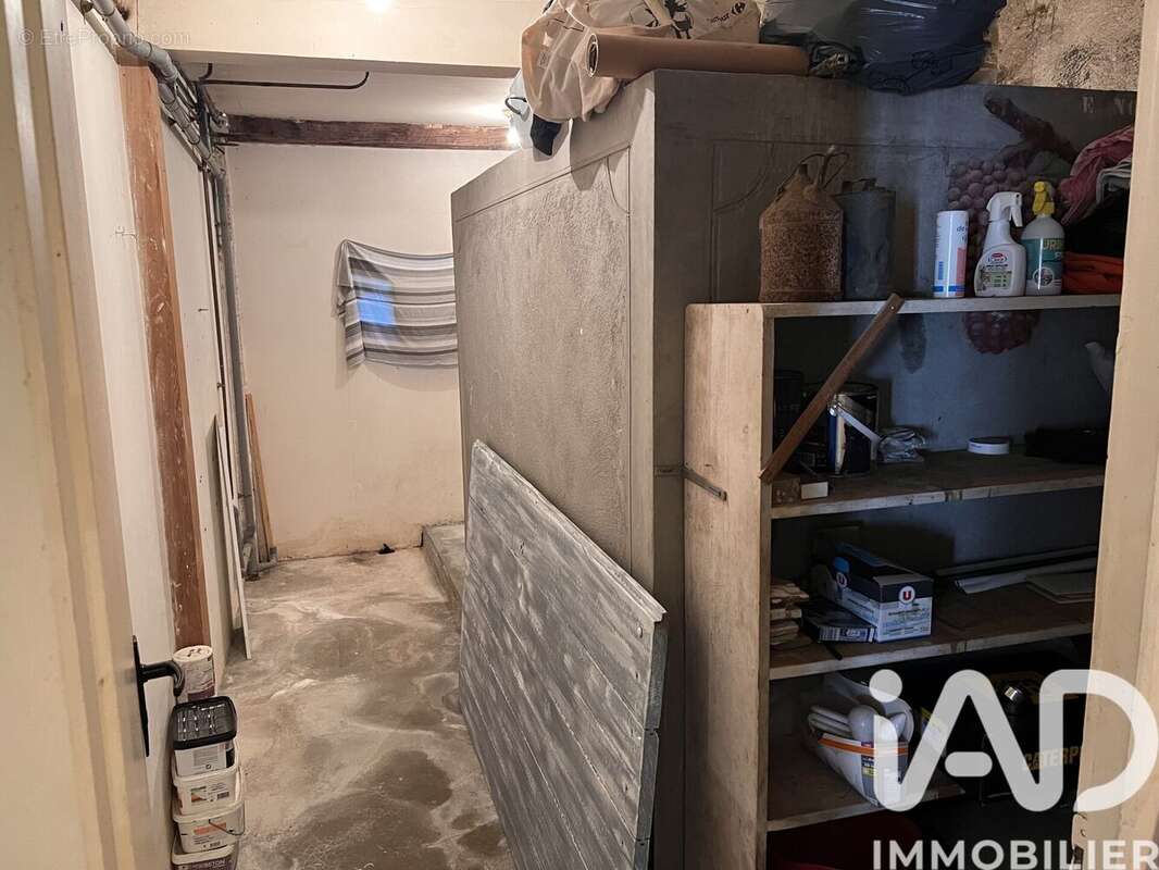 Maison 210 m² à Le Grand-Madieu  - photo 4
