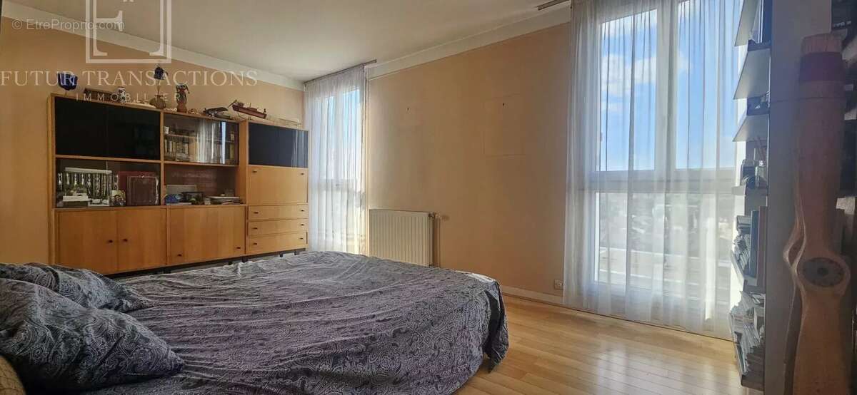 Appartement à COLOMBES