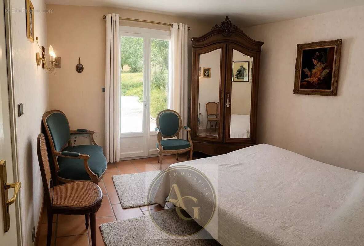 Maison T6 de 175 m² sur terrain de 2 ha avec piscine et tennis - photo 7