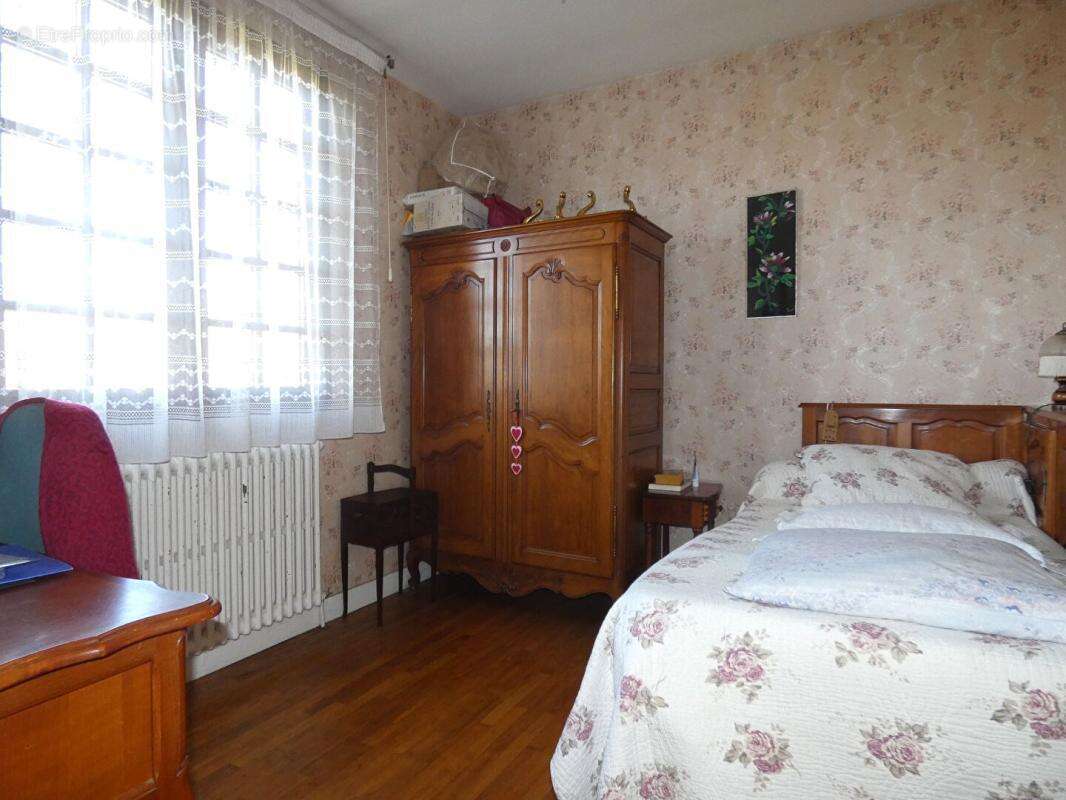 Maison à CHERVEIX-CUBAS