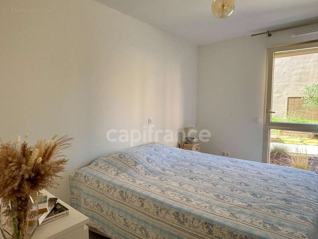 Appartement à vendre 4 pièces HYERES (83) - Plain pied - 2 parkings - 2 terrasses - photo 12