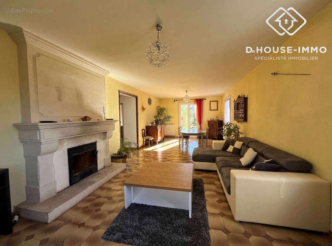 Maison à CHAMPAGNAC-DE-BELAIR