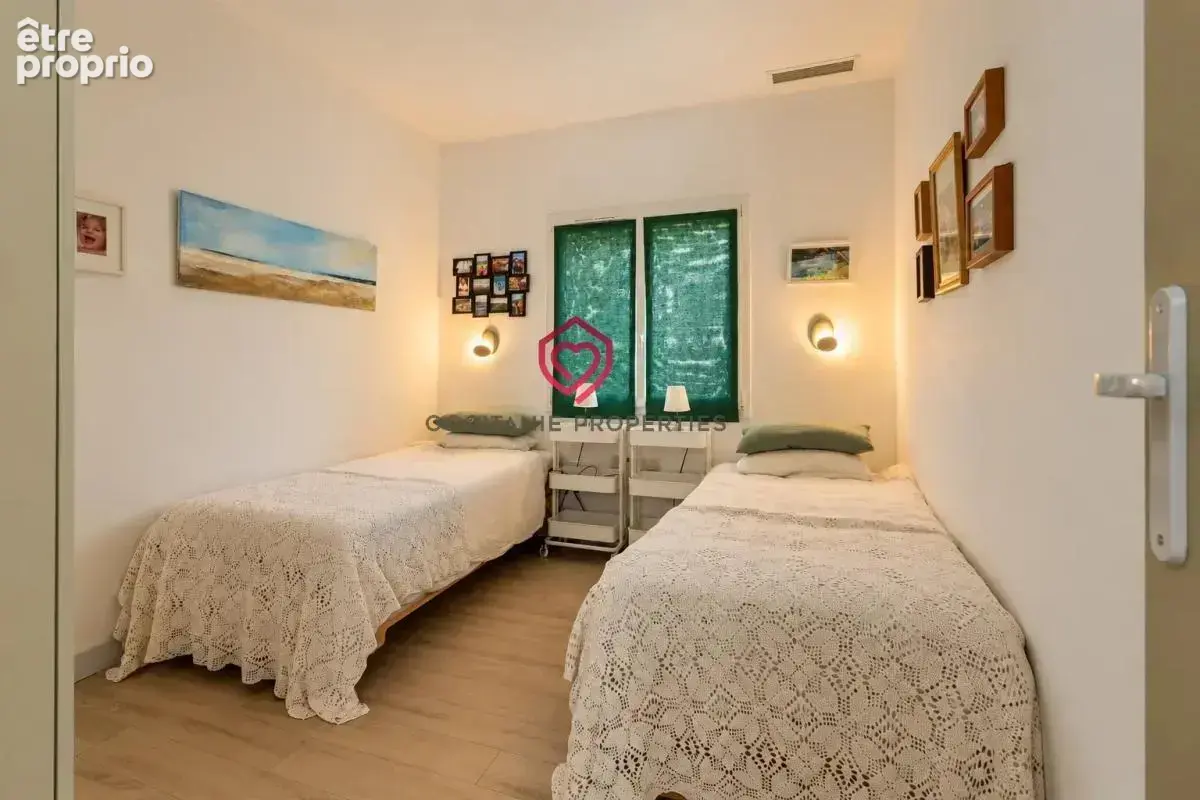 Villa récente de plain-pied avec piscine et vue sur Roquebrun - photo 16