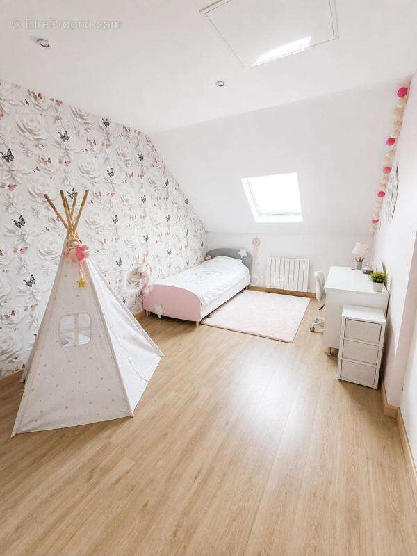 Villandry – Belle maison familiale de 144 m² avec 5 chambres, jardin et terrasse plein sud - photo 12