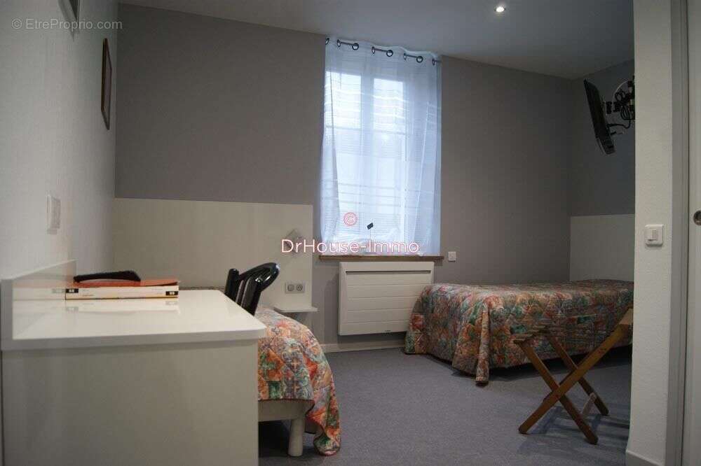 Commerce à CONTREXEVILLE