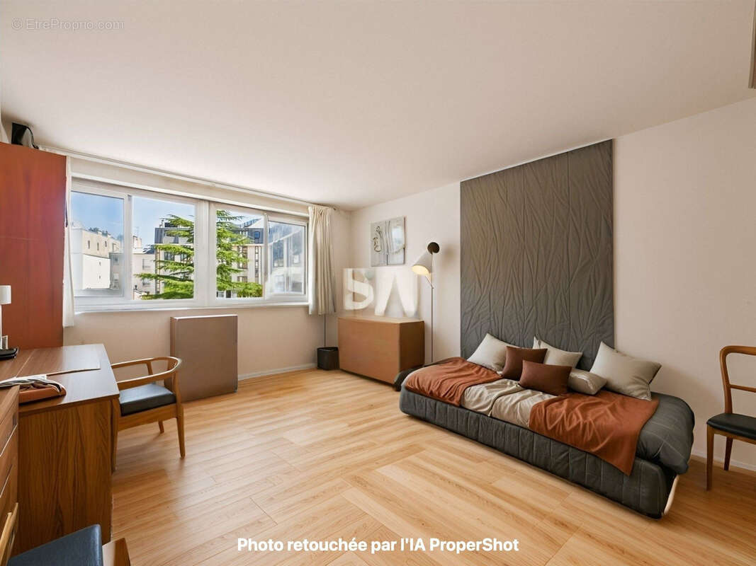 Appartement à PARIS-14E