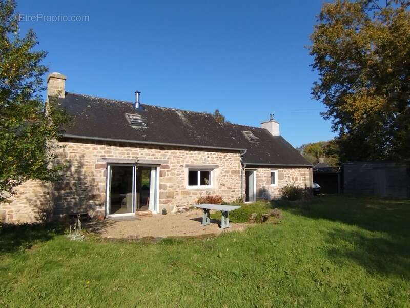 Maison à MELLIONNEC