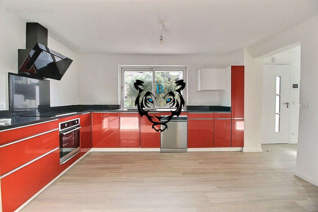 Maison à ROQUEBRUNE-SUR-ARGENS