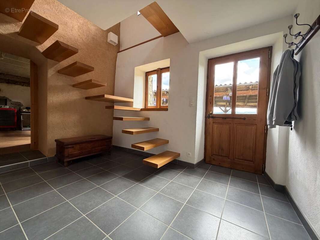 Maison à NONIERES