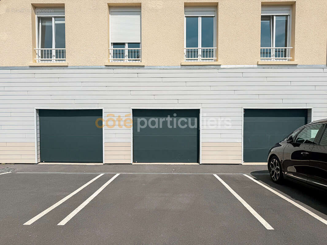 Appartement entièrement rénovée avec 3 chambres et garage - photo 13