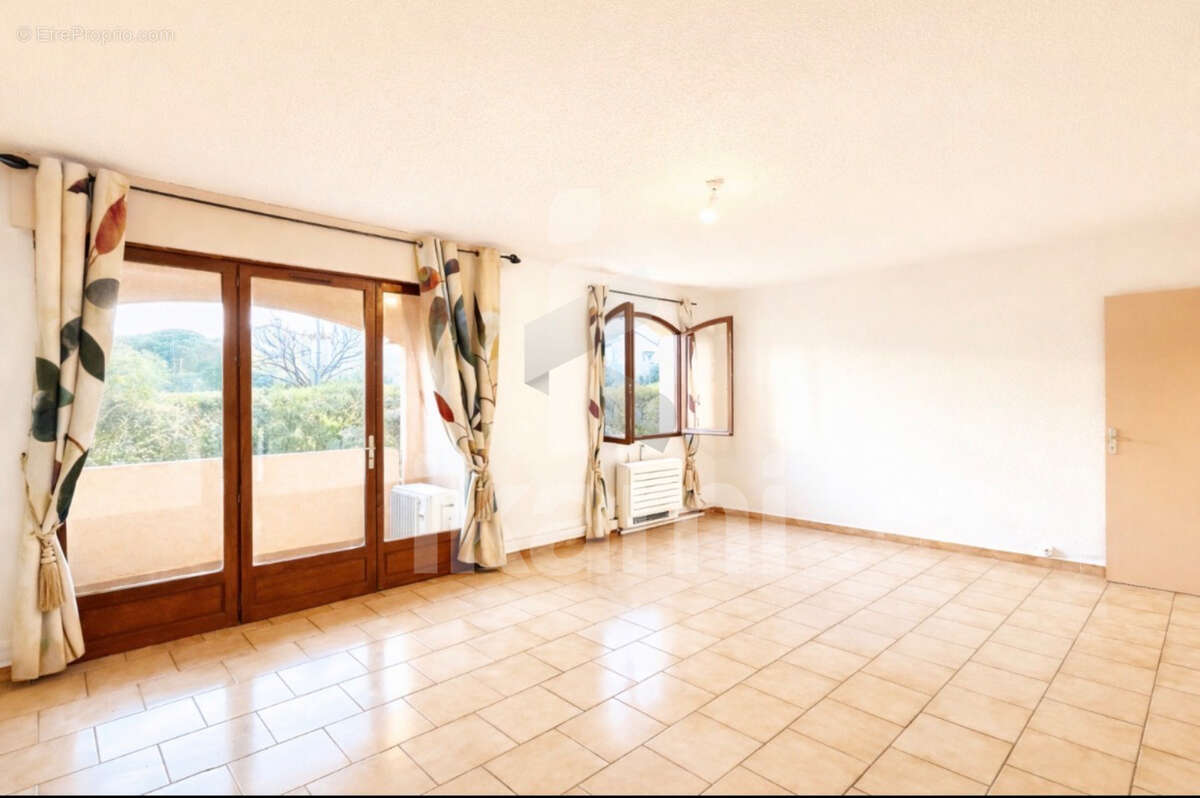 Appartement à HYERES