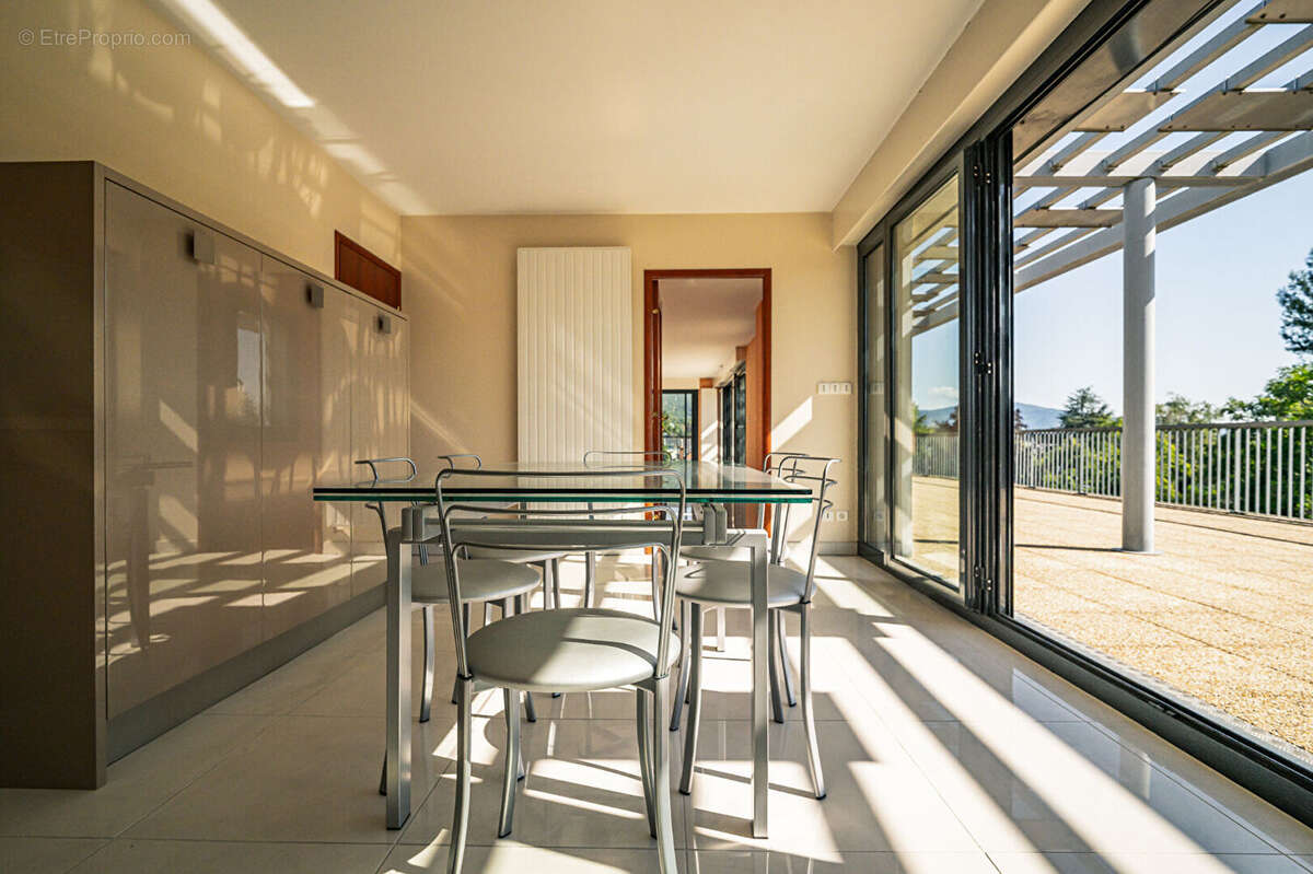 Appartement à LE BOURGET-DU-LAC