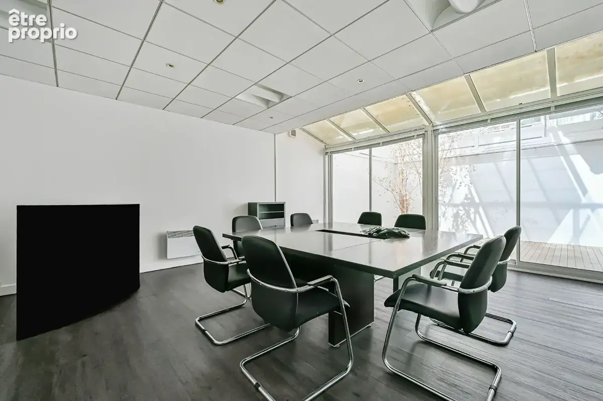 PARIS 14ème - Mouton Duvernet - Bureaux lumineux avec patio privatif . - photo 7