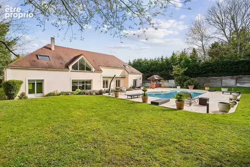 Louveciennes (78) - Maison de prestige avec piscine - photo 5