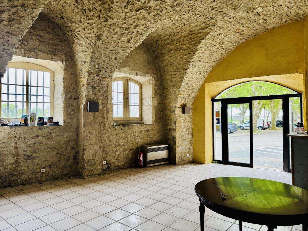 Commerce à BOURG-SAINT-ANDEOL