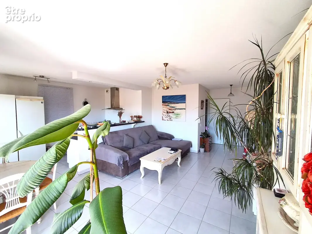 Appartement Type 3 plein sud avec terrasse . - photo 4