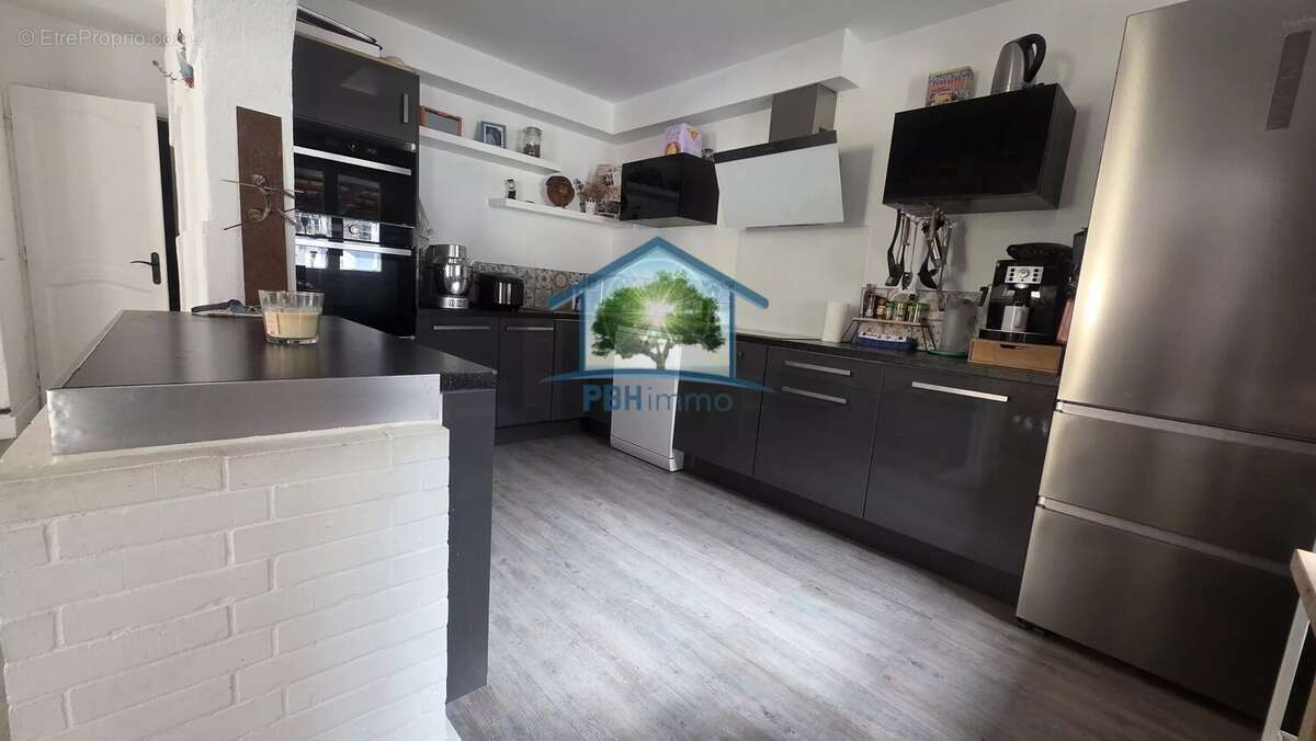 EN EXCLUSIVITÉ – Maison familiale 127 m² – Calme & Nature – Terrain 831 m²  Les Escourtines 13011 - photo 5