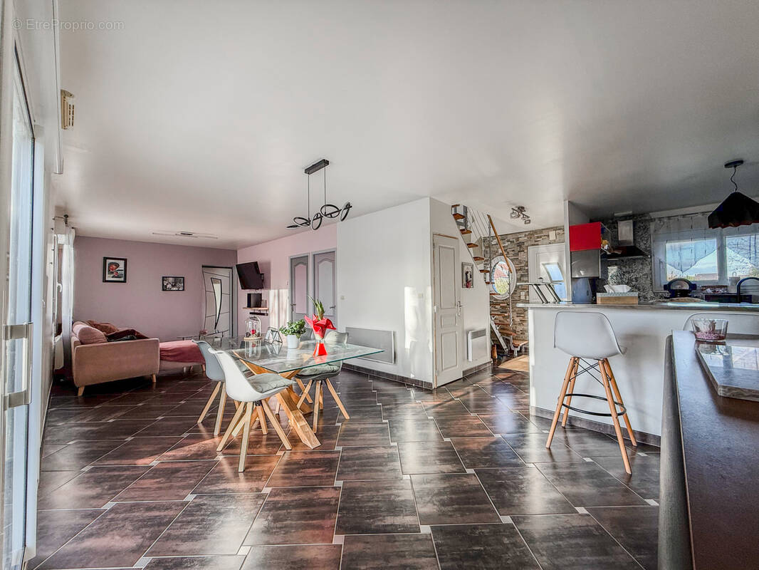 Maison à ROSIERES-EN-SANTERRE