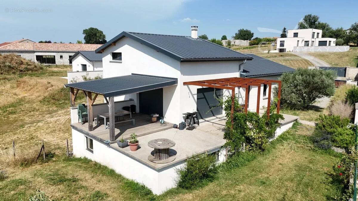 Maison à ANDANCE