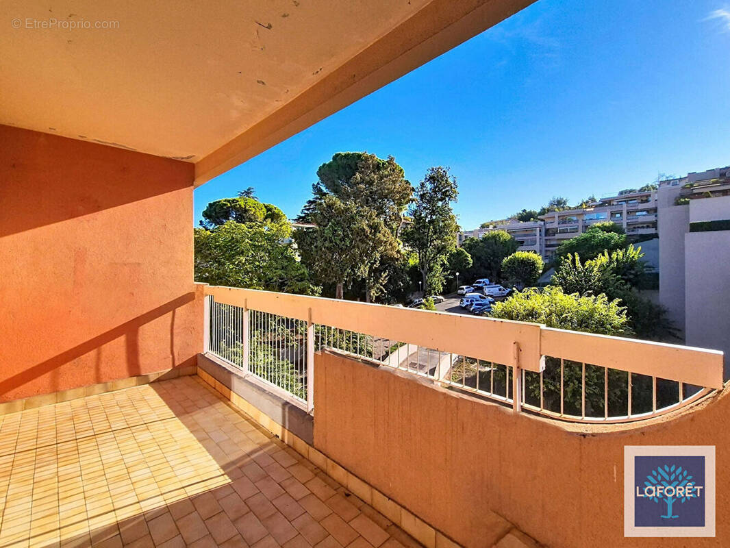 Appartement à VALLAURIS