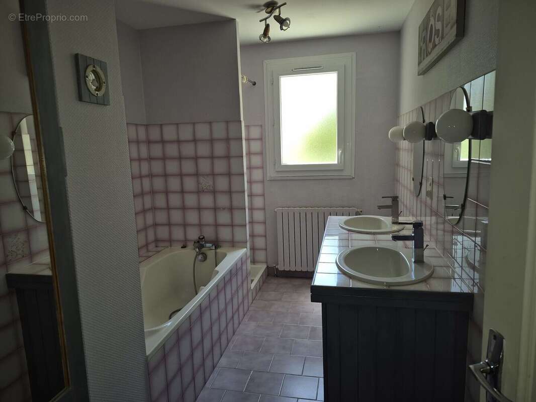 20260528142121 - Maison à CHAMPS-ROMAIN