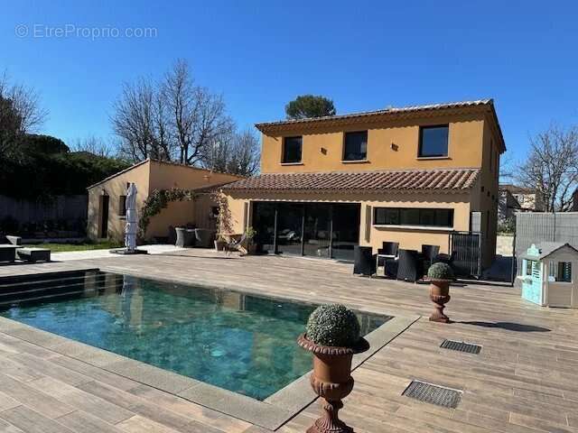 Maison à SAINT-MAXIMIN-LA-SAINTE-BAUME