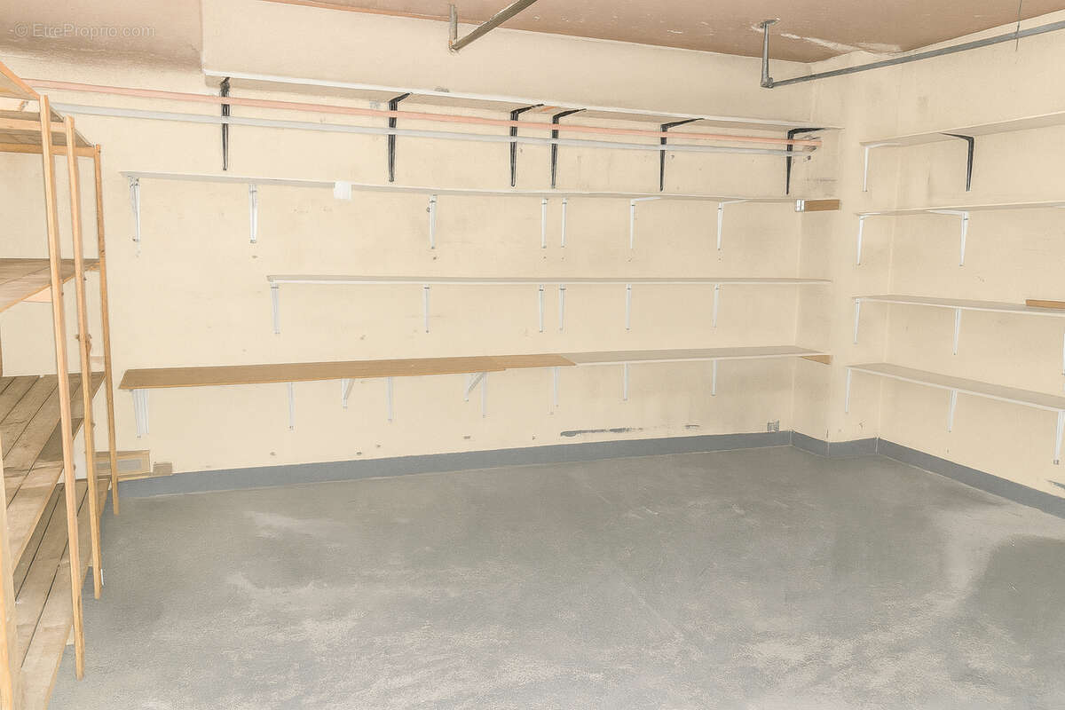 Commerce à COURBEVOIE