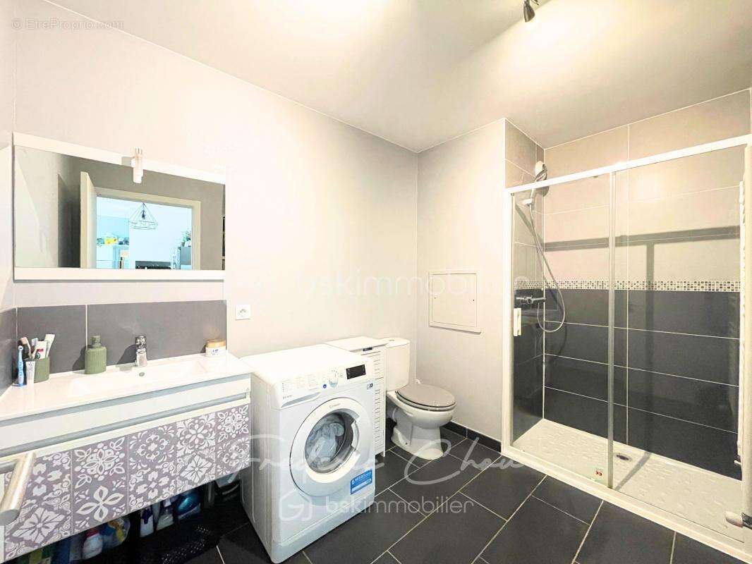 Appartement à VAUJOURS