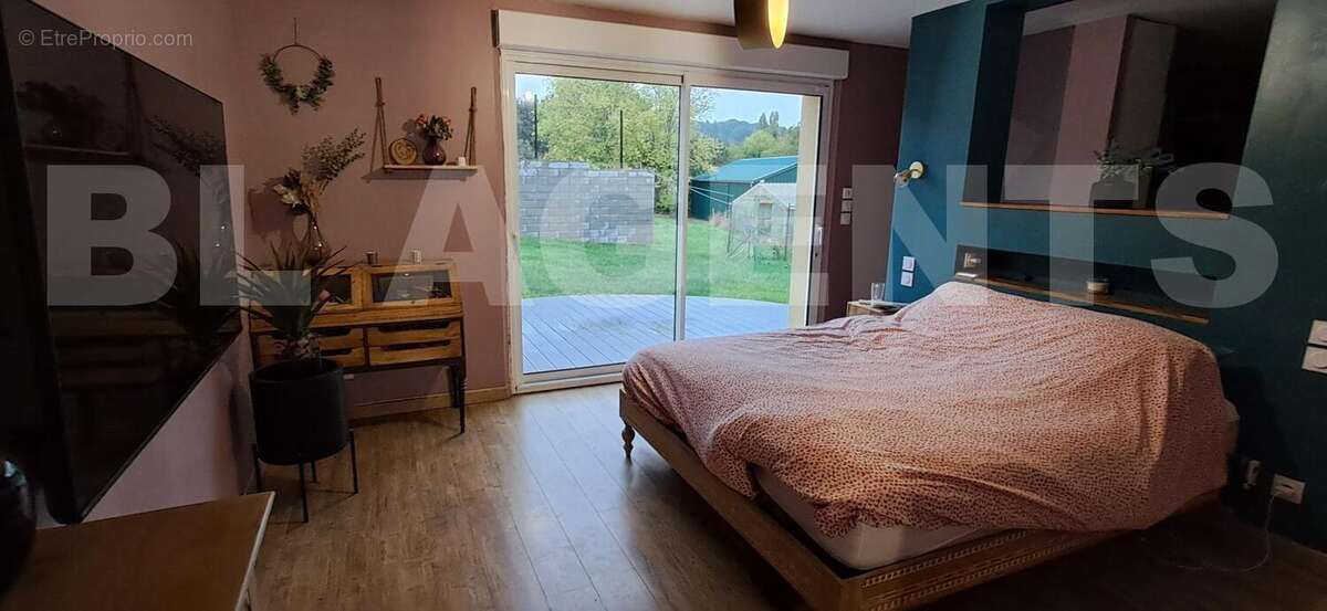 20250925_183451 - Maison à ISSANCOURT-ET-RUMEL