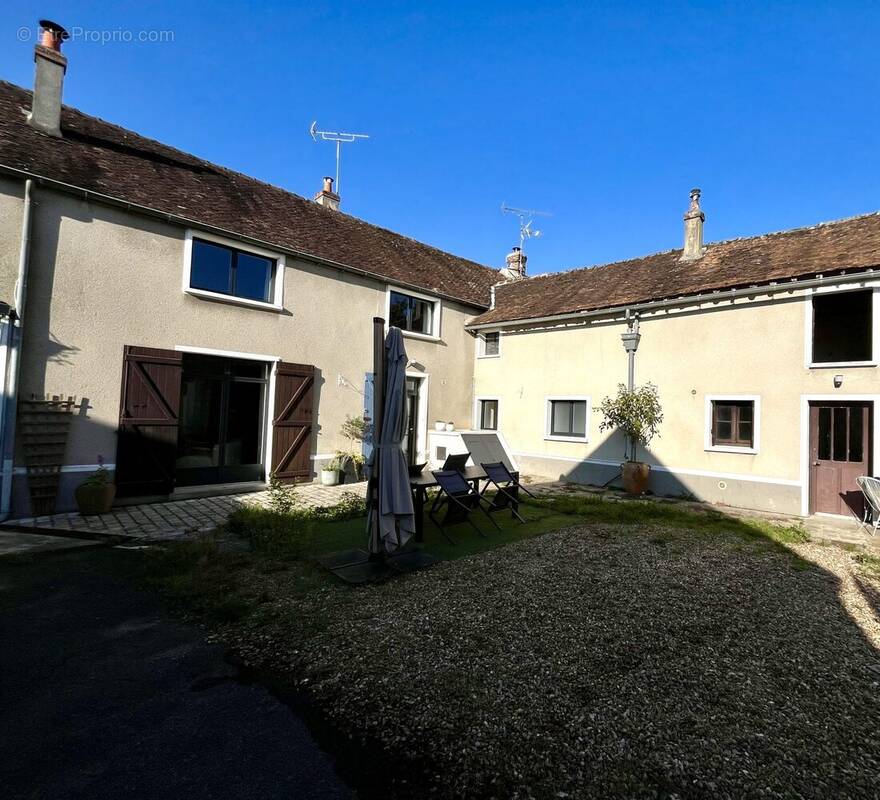 Maison à LA CHAPELLE-LA-REINE