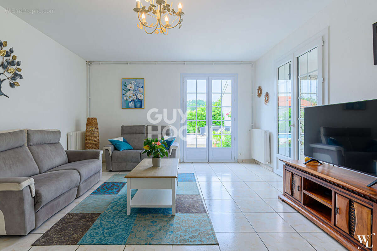 Maison à SAINT-PIERRE-DU-MONT