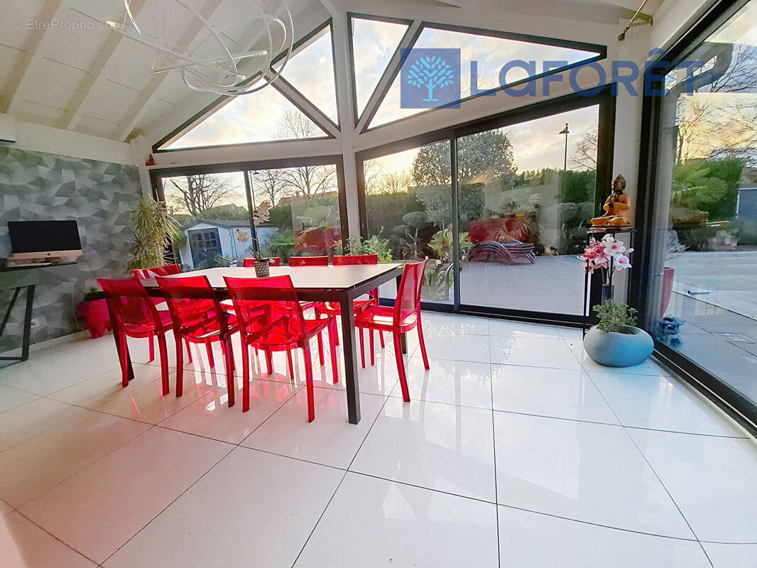 Maison à MAGNY-LE-HONGRE