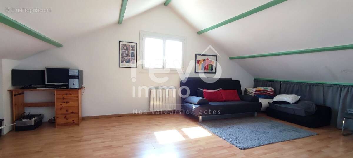 BOURG. 4 chambres + bureau. - photo 5