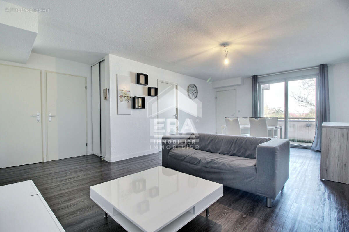 Appartement à FONBEAUZARD