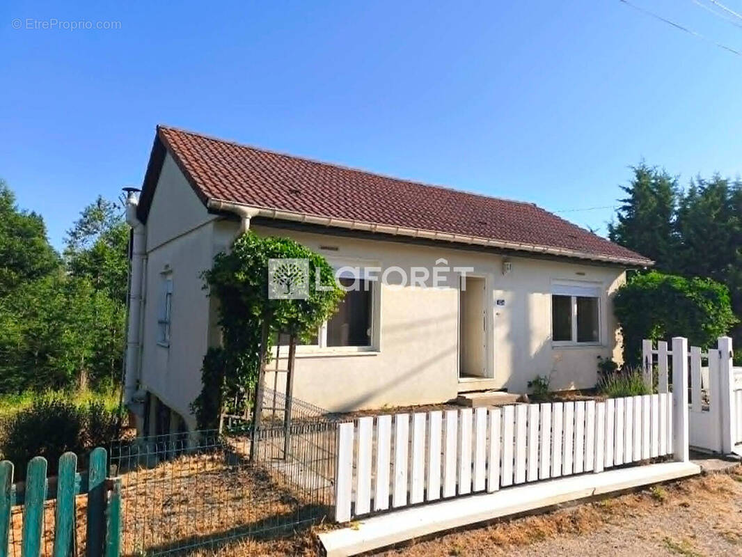 Maison à AYDOILLES