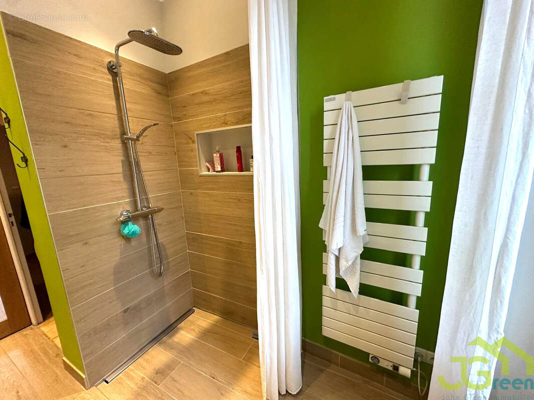 Appartement à BORMES-LES-MIMOSAS