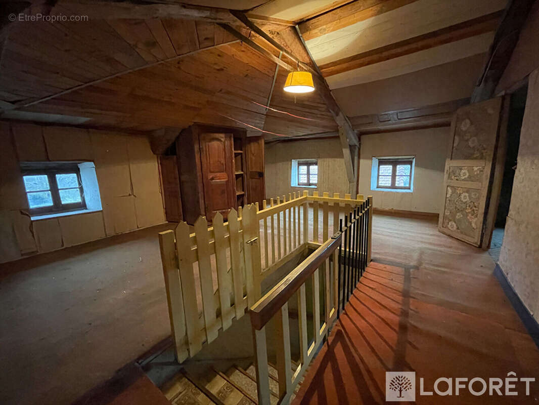 Maison à MAZEYRAT-D&#039;ALLIER