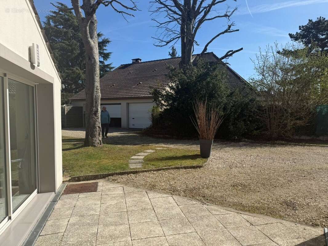 Maison 7 pièces 220 m² à vendre à Bois-Le-Roi (77590) - photo 3