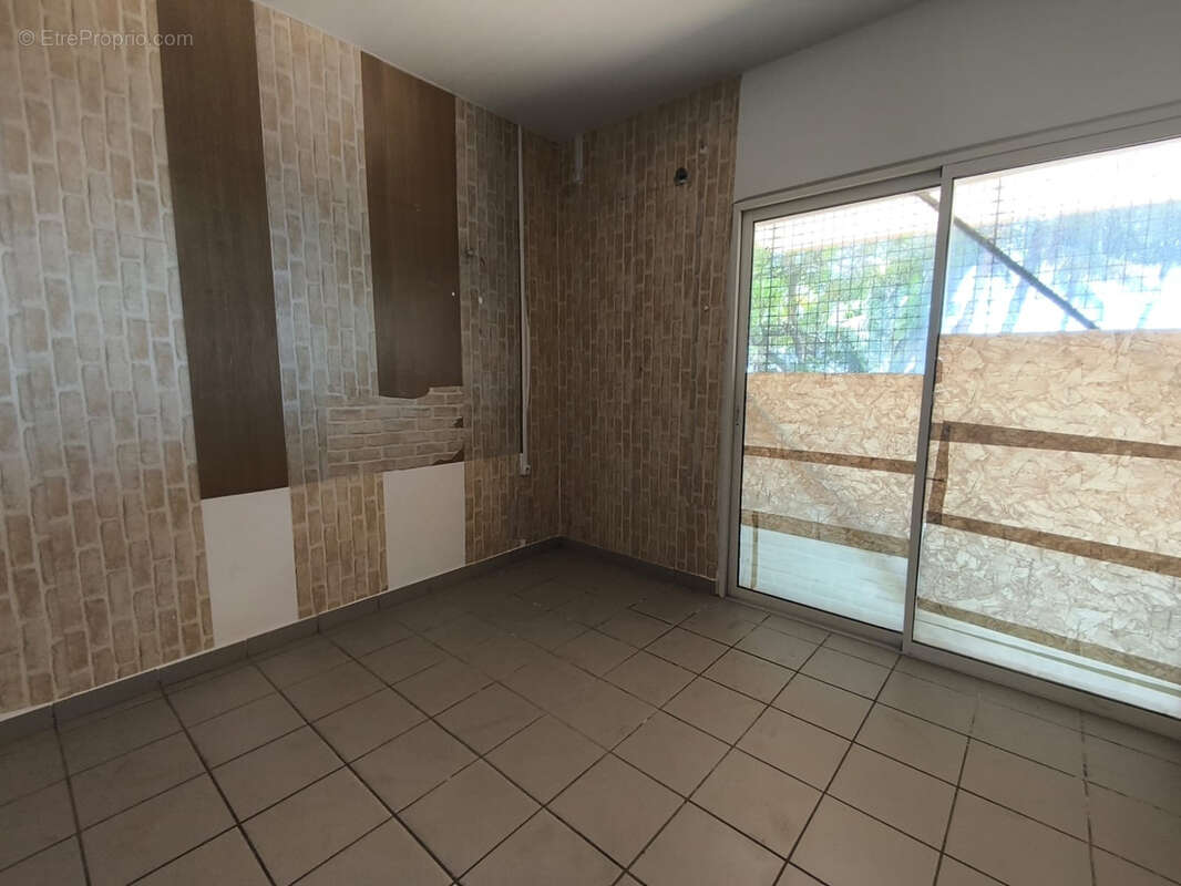 Maison à REMIRE-MONTJOLY