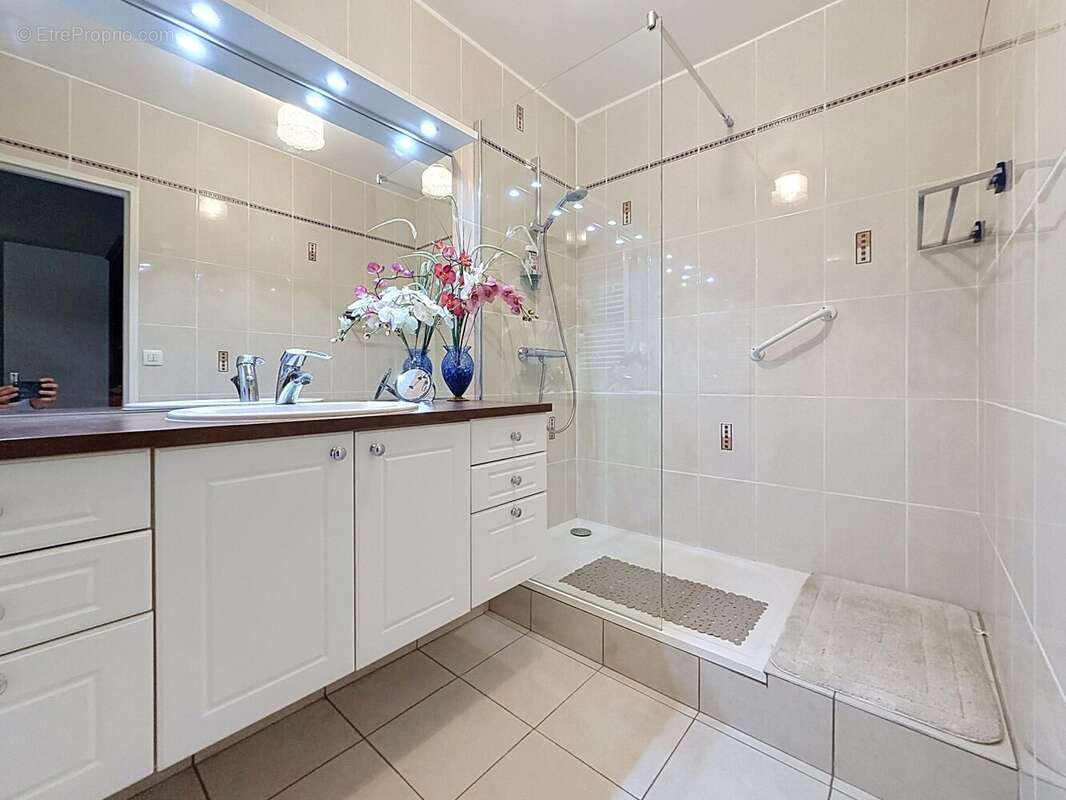 Appartement 69 m² à Paris-15e  - photo 8