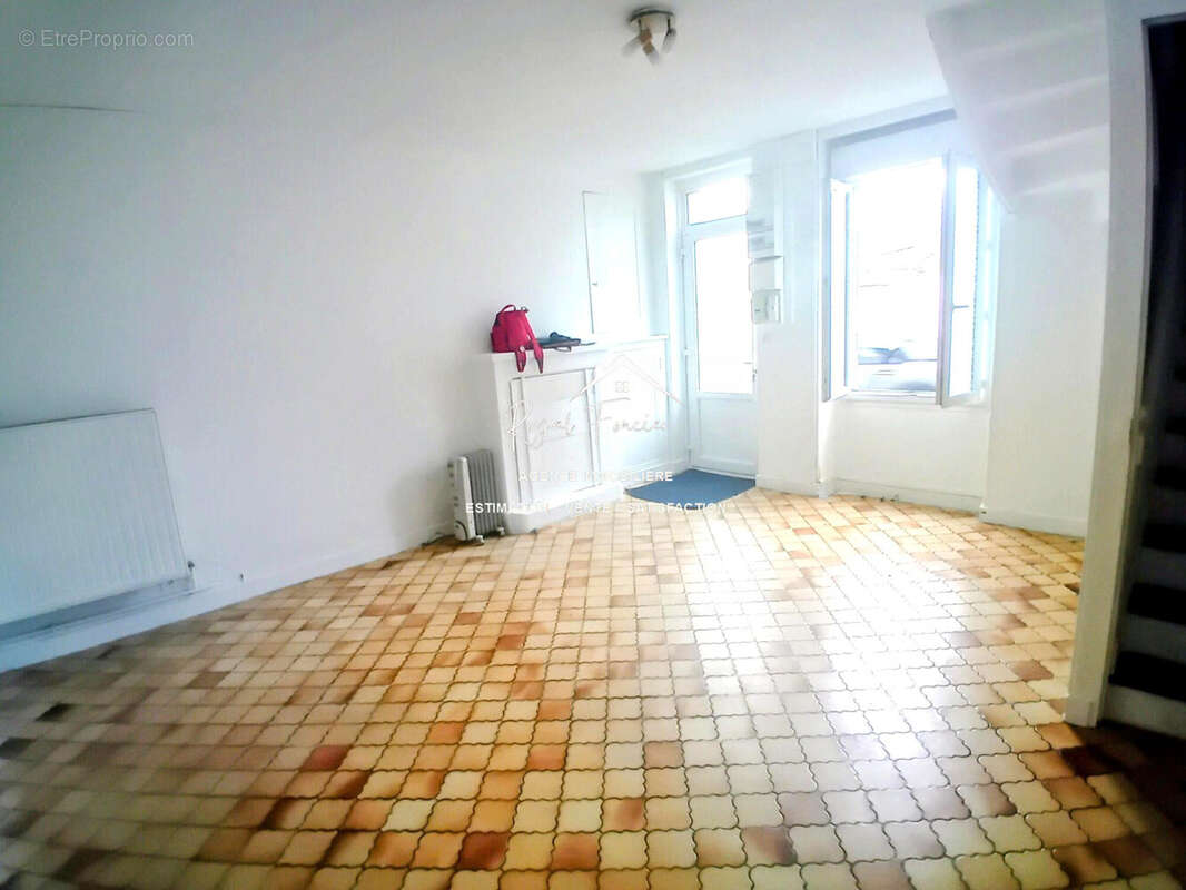 Séjour - Salon  - Maison à CHATELLERAULT
