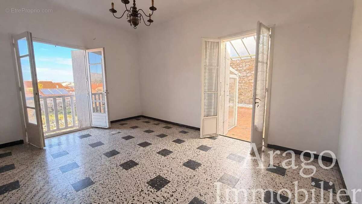 Maison à ESPIRA-DE-L'AGLY
